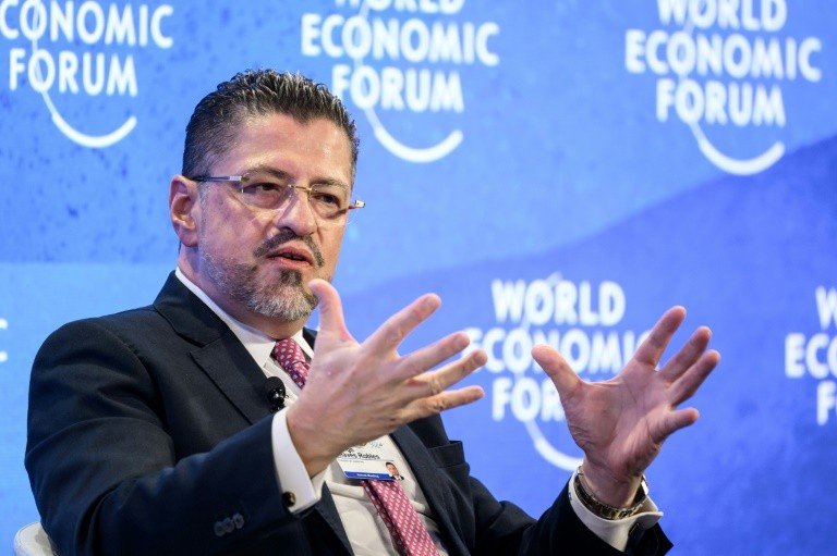 Países latino-americanos apostam em Davos por investimento e turismo pós-pandemia Países latino-americanos apostam em Davos por investimento e turismo pós-pandemia