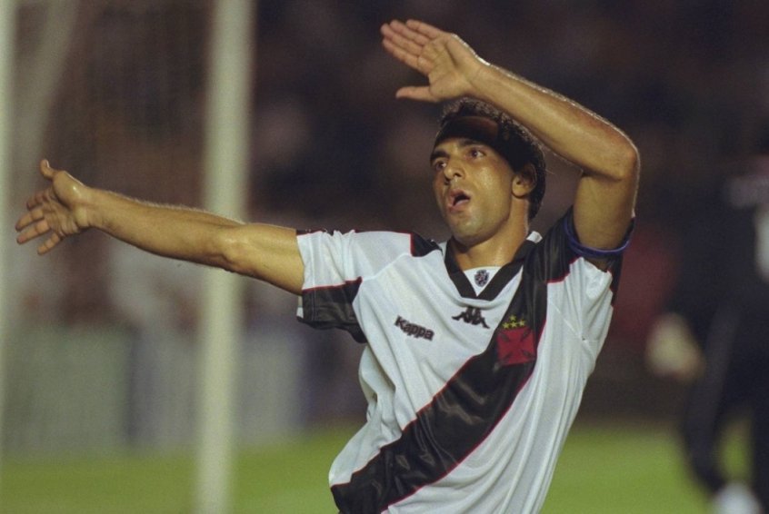 Ídolo no Vasco, Edmundo põe mansão de mais de R$ 15 milhões à venda Ídolo no Vasco, Edmundo põe mansão de mais de R$ 15 milhões à venda