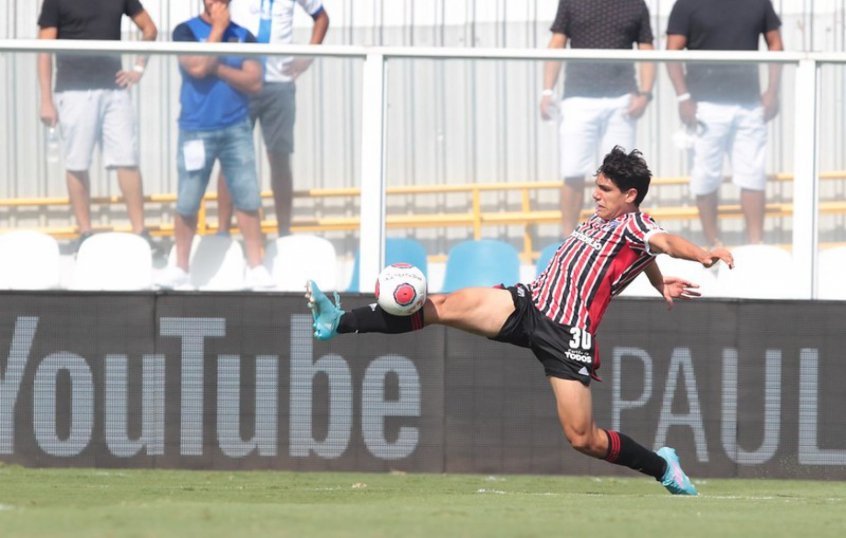 Moreira, lateral-direito do São Paulo, testa positivo para Covid-19 Moreira, lateral-direito do São Paulo, testa positivo para Covid-19