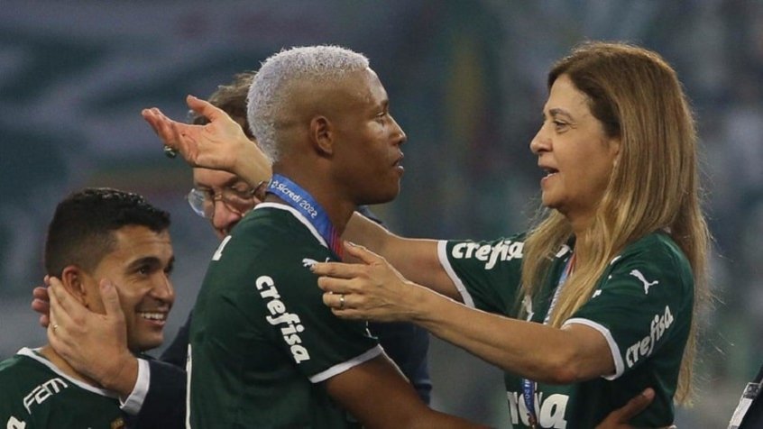 Leila garante que Danilo não sai do Palmeiras no meio do ano, e Abel ratifica: ‘Se ela disse, está dito’ Leila garante que Danilo não sai do Palmeiras no meio do ano, e Abel ratifica: ‘Se ela disse, está dito’