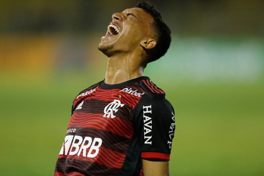 Joia, multa milionária e estrela: garoto do Ninho tem início promissor entre os profissionais do Flamengo