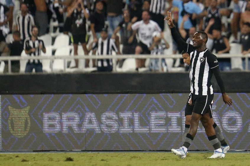 Autor de gol, Patrick de Paula revela orientação de Luís Castro e se declara ao Botafogo: ‘Me sinto em casa’