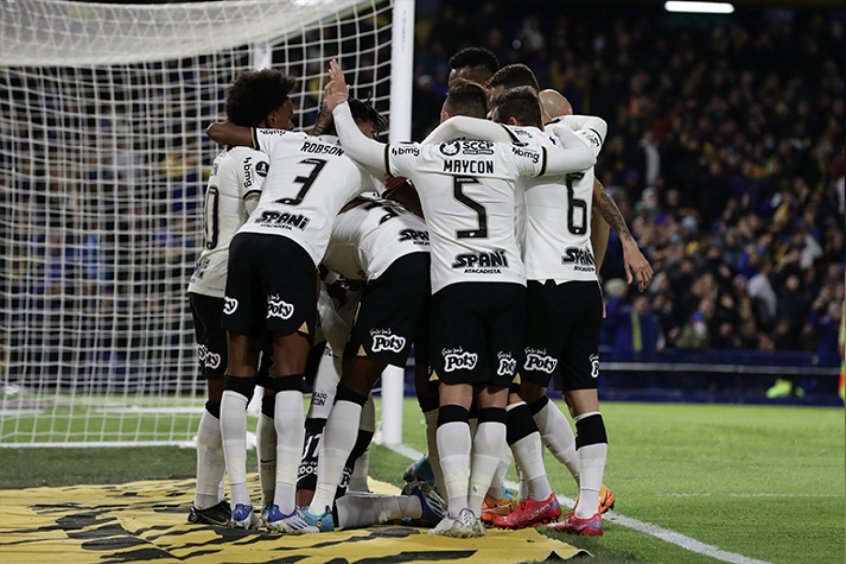 Na web, torcida do Corinthians exalta trio após empate com o Boca Juniors pela Libertadores