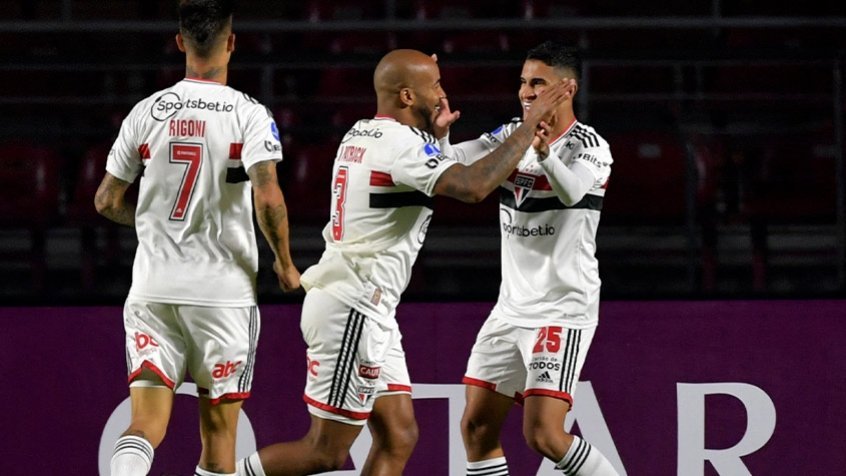 São Paulo receberá cerca de R$ 2,5 milhões com vaga nas oitavas da Sul-Americana São Paulo receberá cerca de R$ 2,5 milhões com vaga nas oitavas da Sul-Americana