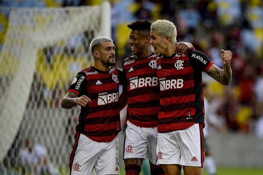 Flamengo vence Goiás, mas ouve vaias após o jogo e canto por Jorge Jesus