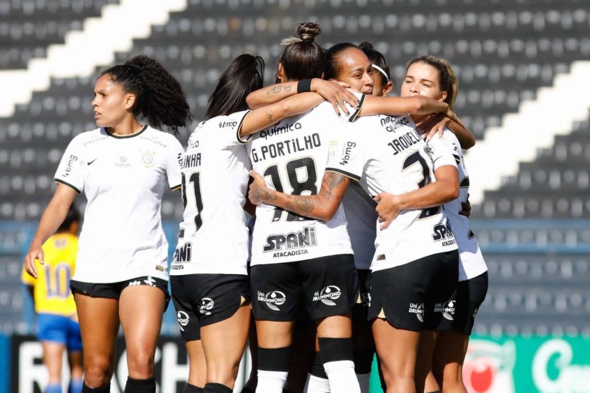 Corinthians goleia o Avaí/Kindermann e assume liderança provisória do Brasileirão Feminino