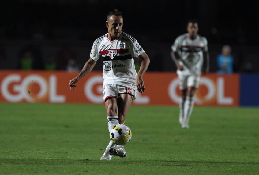 Igor Gomes e Rafinha serão desfalques do São Paulo contra o Avaí Igor Gomes e Rafinha serão desfalques do São Paulo contra o Avaí