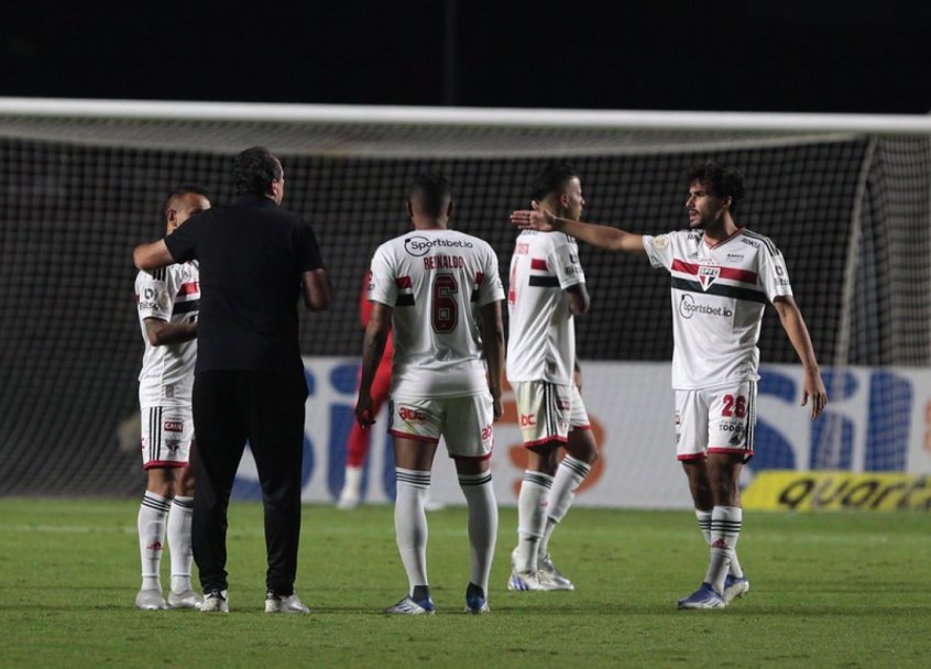 Melhorar desempenho longe do Morumbi é meta de Ceni para manter São Paulo com chances Melhorar desempenho longe do Morumbi é meta de Ceni para manter São Paulo com chances
