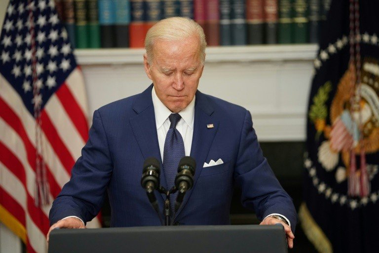 Biden pede que americanos enfrentem ‘lobby das armas’ Biden pede que americanos enfrentem ‘lobby das armas’