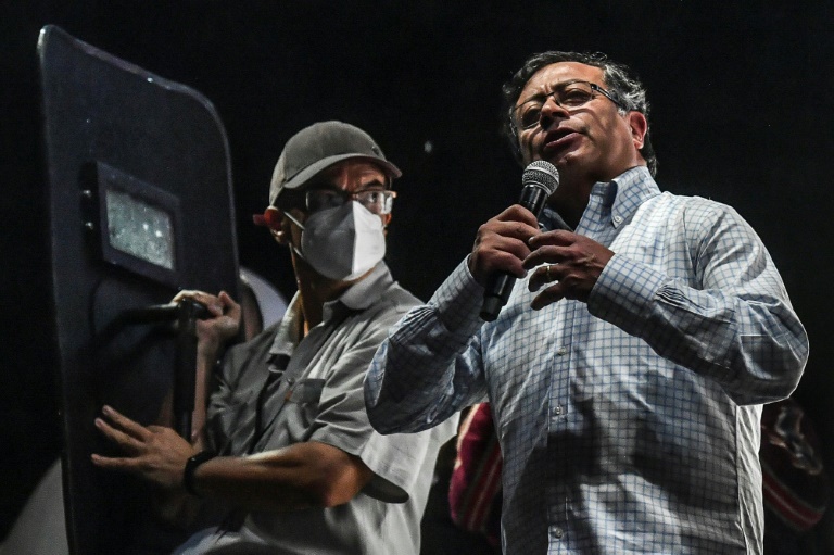 Colômbia em clima de tensão a uma semana das presidenciais