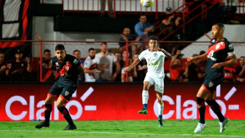 Atlético-GO e Goiás fazem clássico movimentado, mas ficam no empate pela Copa do Brasil