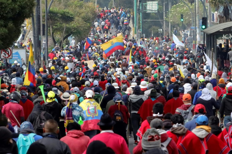 Lasso se recusa a suspender estado de exceção e atiça protesto no Equador