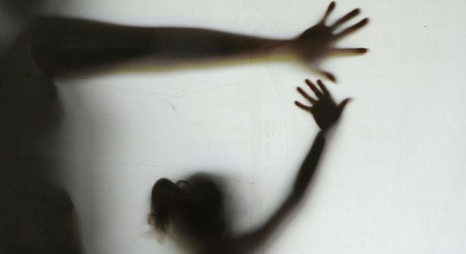 Mãe e vizinho são presos por estupro de vulnerável contra menina de 6 anos em Nova Friburgo, no RJ