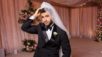 Sam Asghari usando um véu de noiva