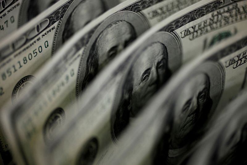 Ruído fiscal eleva dólar ante real; mercado aguarda Copom Ruído fiscal eleva dólar ante real; mercado aguarda Copom