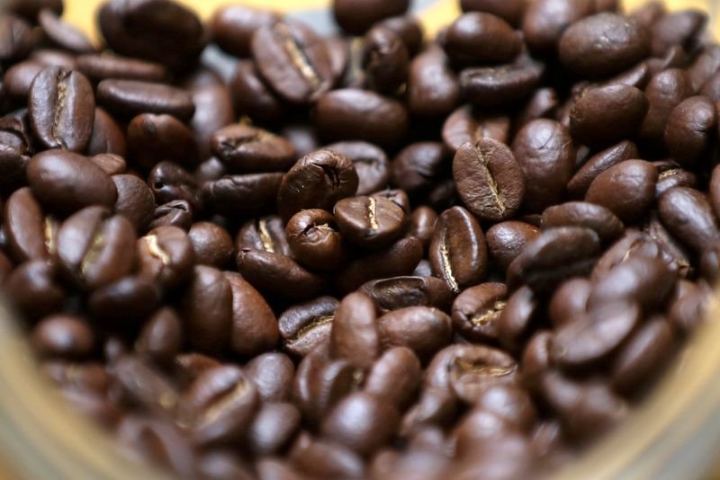 IBGE reduz levemente estimativa de safra de café do Brasil 2021