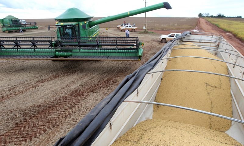 Exportadores dos EUA vendem 132 mil t de soja à China para 2021/22, diz USDA Exportadores dos EUA vendem 132 mil t de soja à China para 2021/22, diz USDA