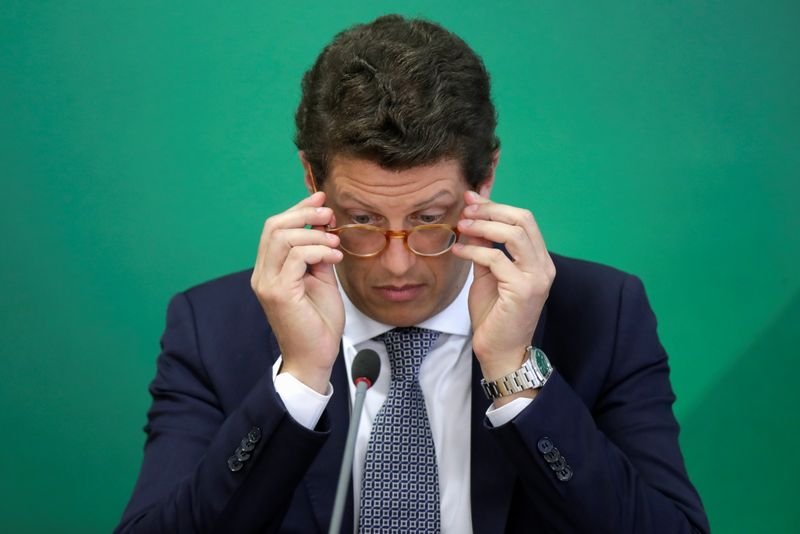 Investigado, Salles pede demissão do Meio Ambiente; novo ministro é ligado a setor rural Investigado, Salles pede demissão do Meio Ambiente; novo ministro é ligado a setor rural
