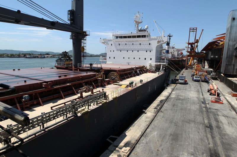 Navios com açúcar do Brasil seguem para a Rússia, que luta com prateleiras vazias Navios com açúcar do Brasil seguem para a Rússia, que luta com prateleiras vazias