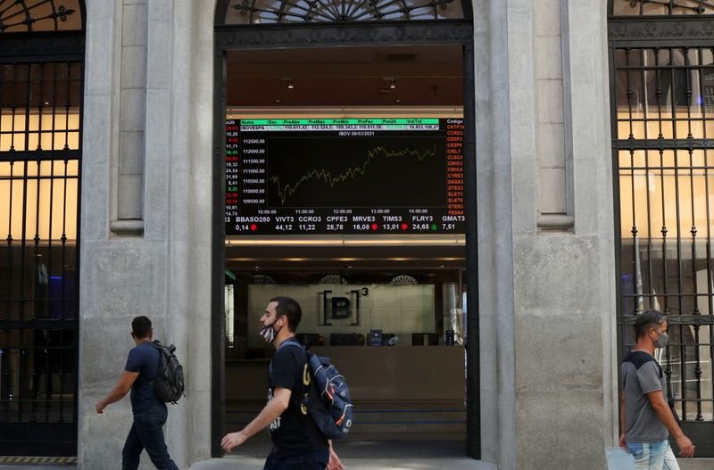 Ibovespa recupera fôlego e fecha em alta com ajuda de Vale Ibovespa recupera fôlego e fecha em alta com ajuda de Vale