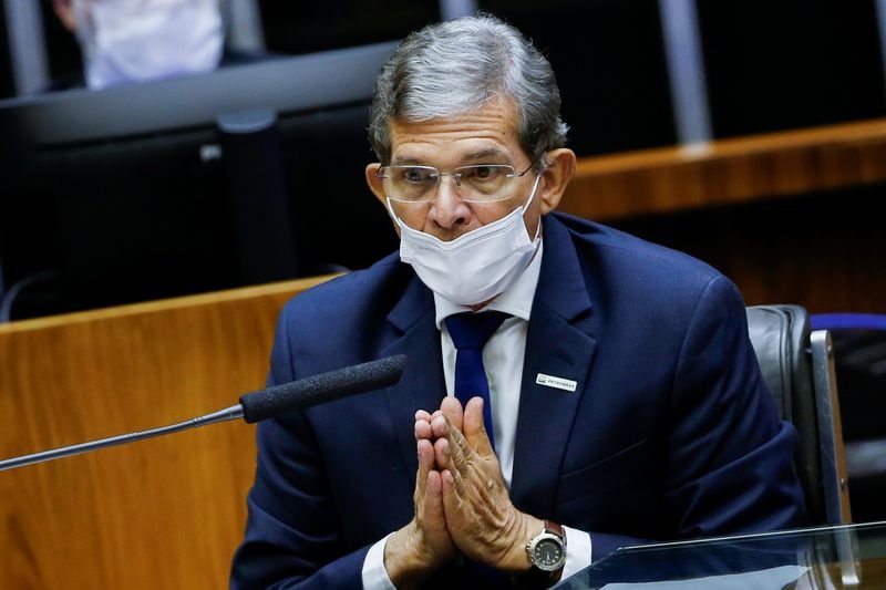 CEO da Petrobras defende desinvestimentos em refino em audiência na Câmara CEO da Petrobras defende desinvestimentos em refino em audiência na Câmara