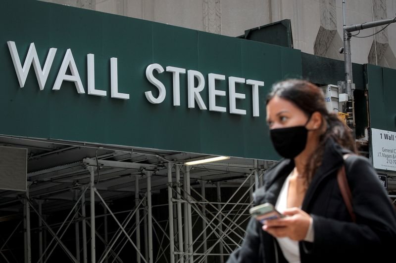 Wall St recua com perdas em petróleo e tecnologia Wall St recua com perdas em petróleo e tecnologia
