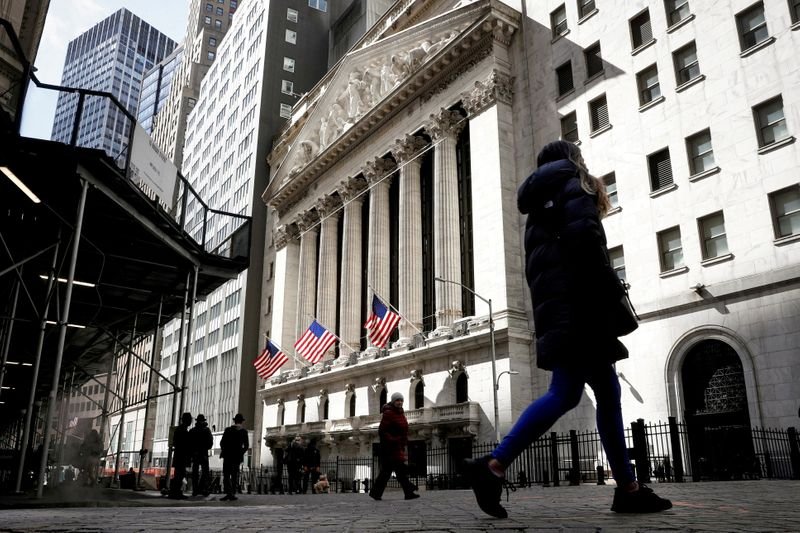 S&P 500 fecha em leve alta, mas Nike pesa S&P 500 fecha em leve alta, mas Nike pesa