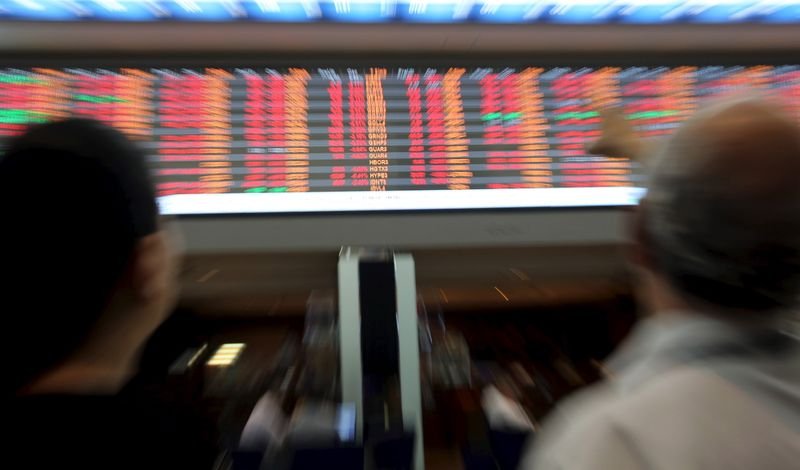 Ibovespa acumula ganho na semana, mas economia doméstica deixa investidor na defensiva Ibovespa acumula ganho na semana, mas economia doméstica deixa investidor na defensiva