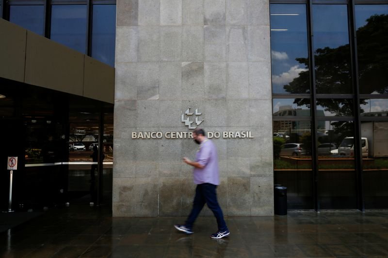 Mercado piora estimativas para PIB e inflação, mas estabiliza números sobre câmbio após Bacen Mercado piora estimativas para PIB e inflação, mas estabiliza números sobre câmbio após Bacen