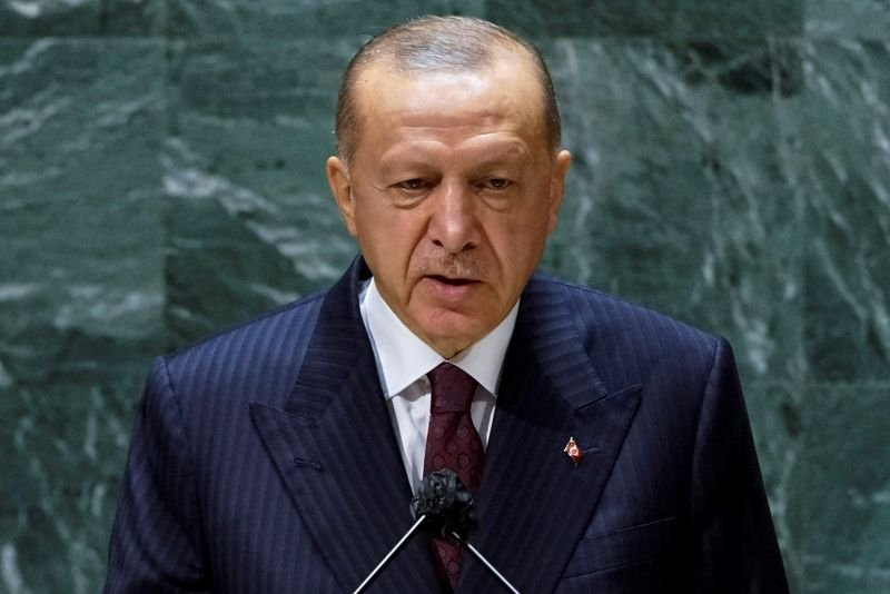 Presidente da Turquia diz que não vai ceder a alta de juros; lira enfraquece Presidente da Turquia diz que não vai ceder a alta de juros; lira enfraquece