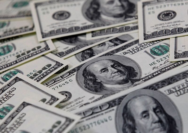 Dólar futuro supera R$5,70 com rali global da moeda após declarações de Powell Dólar futuro supera R$5,70 com rali global da moeda após declarações de Powell