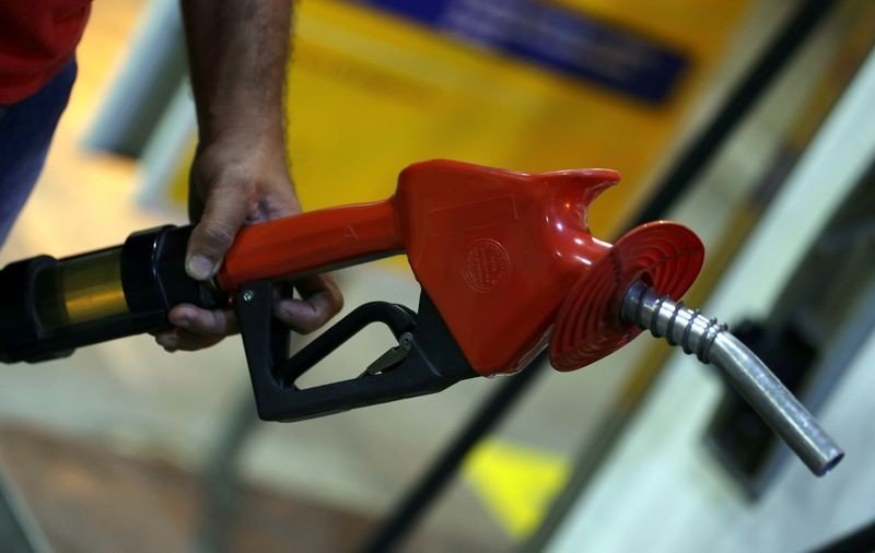 Comissão do Senado aprova taxa na exportação de petróleo para subsidiar combustíveis Comissão do Senado aprova taxa na exportação de petróleo para subsidiar combustíveis