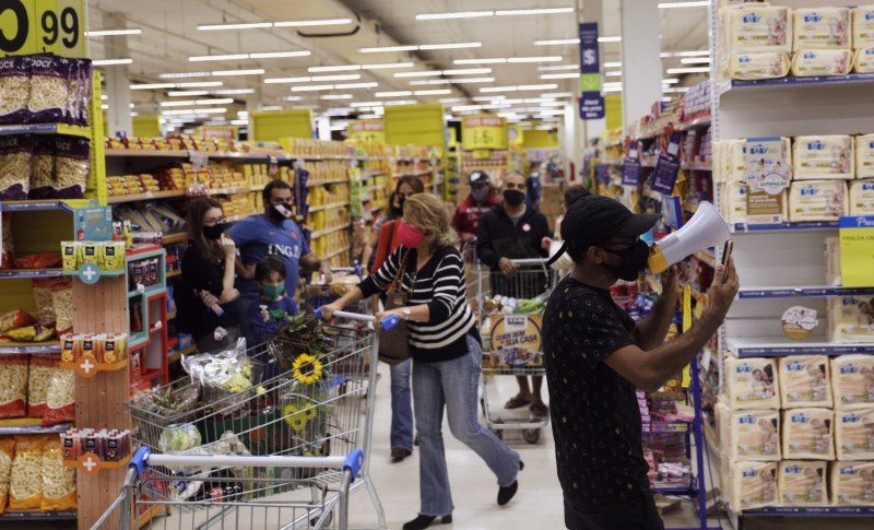 Vendas no varejo no Brasil crescem 21% em maio, mostra ICVA Vendas no varejo no Brasil crescem 21% em maio, mostra ICVA
