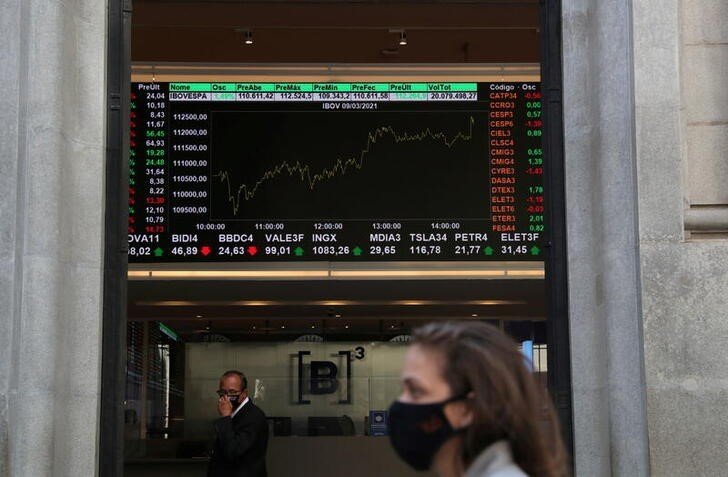 Ibovespa fecha em queda após Fed projetar alta de juros em 2023 Ibovespa fecha em queda após Fed projetar alta de juros em 2023