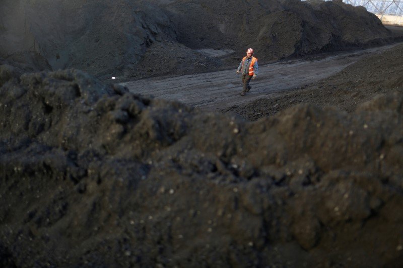 Carvão coque recua após China anunciar investigação sobre preços; minério também cai Carvão coque recua após China anunciar investigação sobre preços; minério também cai