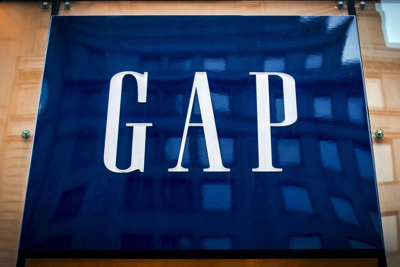 Gap adere à mania NFT ao levar seus moletons para o digital Gap adere à mania NFT ao levar seus moletons para o digital