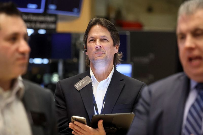 Wall Street salta com impulso de tecnologia e energia; Target pesa sobre varejistas