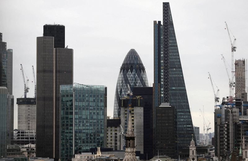 Economistas soam alarme sobre os planos financeiros do Reino Unido pós-Brexit Economistas soam alarme sobre os planos financeiros do Reino Unido pós-Brexit