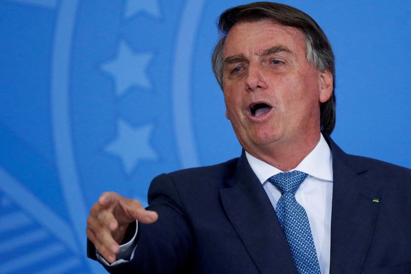Bolsonaro sinaliza que pode mexer em distribuição de lucros da Petrobras