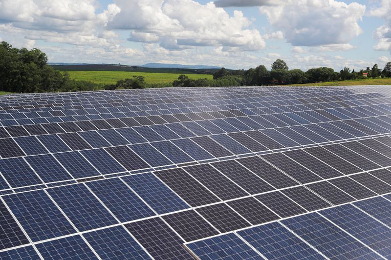 Brasil alcança 1 milhão de sistemas de geração distribuída de energia solar, diz Absolar