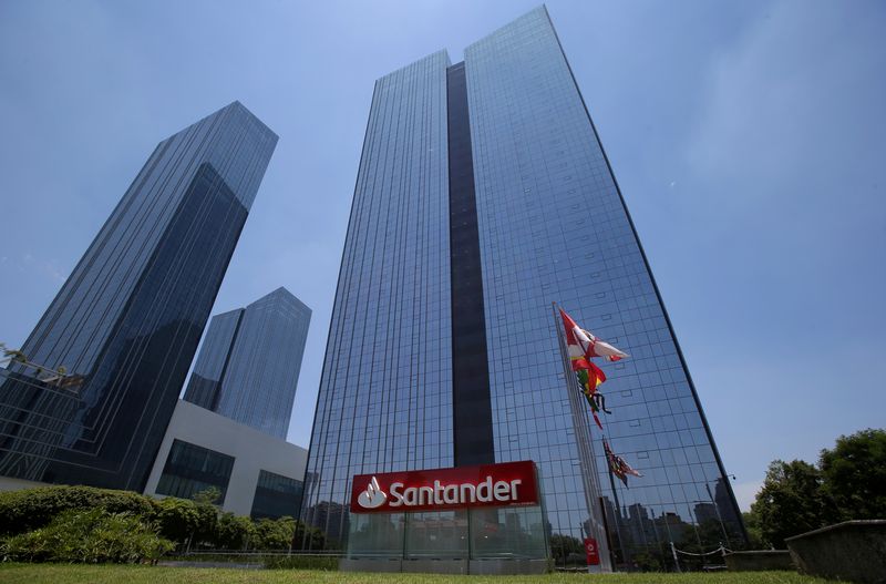 Santander eleva projeção para PIB do 1º tri e vê riscos para cima sobre 2022
