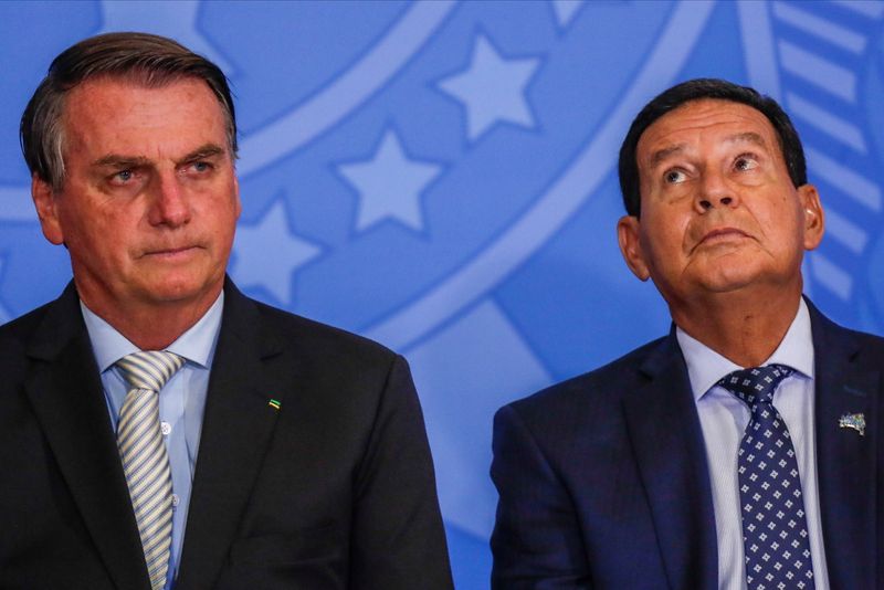 Fui e já volto: Bolsonaro nem ‘brifou’ Mourão para interinidade