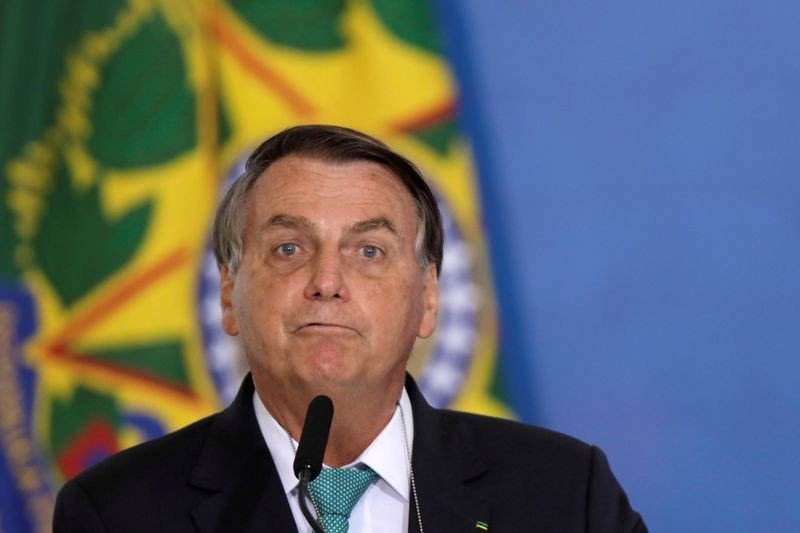 ‘Tinha poderes para fechar Brasil, mas não tranquei um botequim’, diz Bolsonaro ‘Tinha poderes para fechar Brasil, mas não tranquei um botequim’, diz Bolsonaro
