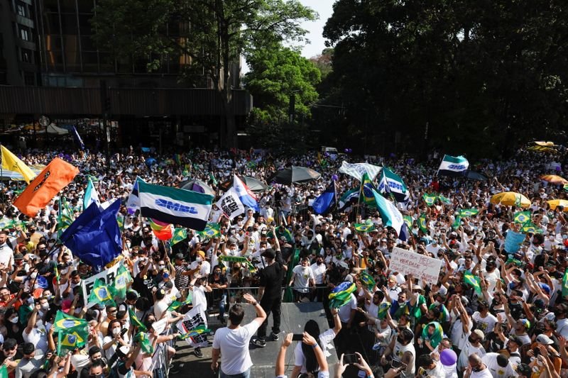 Manifestações mudaram o jogo da oposição Manifestações mudaram o jogo da oposição