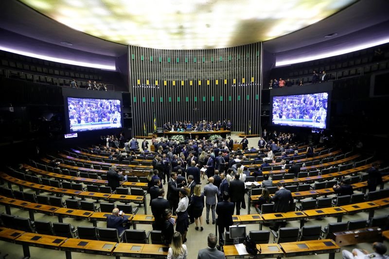 Congresso aprova projeto que cria margem para novo Bolsa Família Congresso aprova projeto que cria margem para novo Bolsa Família