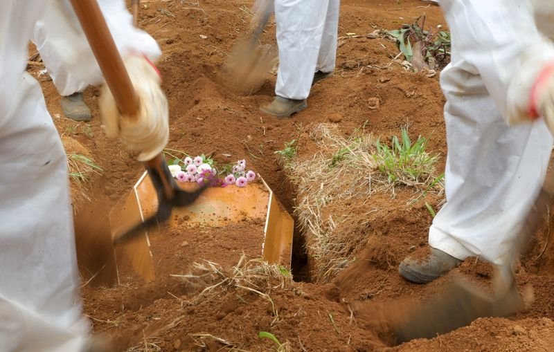 Brasil registra 15.395 casos e mais 793 mortes por Covid-19 Brasil registra 15.395 casos e mais 793 mortes por Covid-19