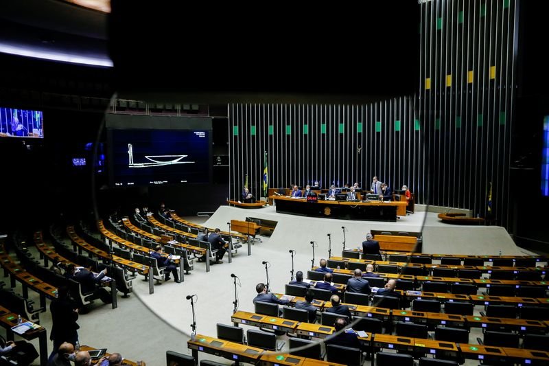 Câmara aprova quebra de prazo regimental e avança na tramitação da PEC dos Precatórios Câmara aprova quebra de prazo regimental e avança na tramitação da PEC dos Precatórios