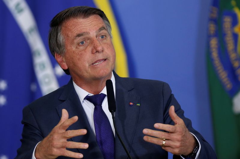 O assistencialismo chantagista de Bolsonaro
