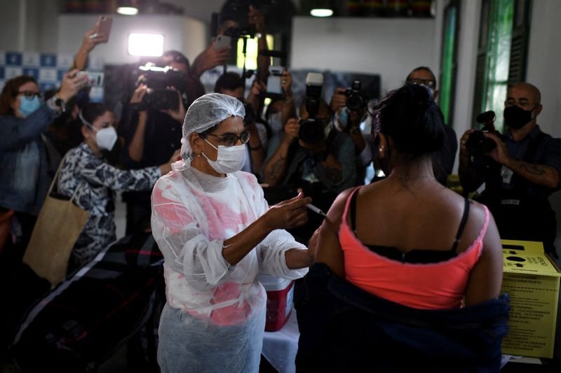 Ainda com dados incompletos, Brasil registra mais 6.840 casos e 86 mortes por Covid
