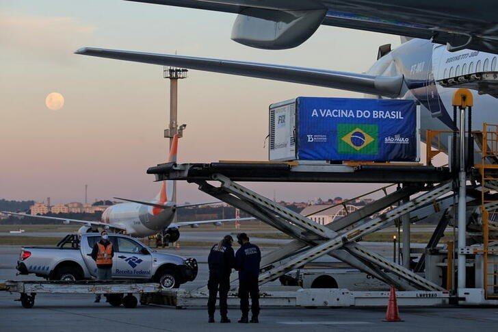 Seguros de cargas crescem e arrecadam R$ 3 bi em oito meses Seguros de cargas crescem e arrecadam R$ 3 bi em oito meses